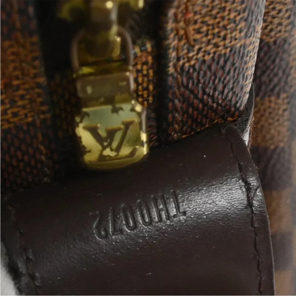 🚨🚨🚨 SALE 🚨🚨🚨Louis Vuitton Damier Naviglio Messenger Bag - Picture 11 of 11